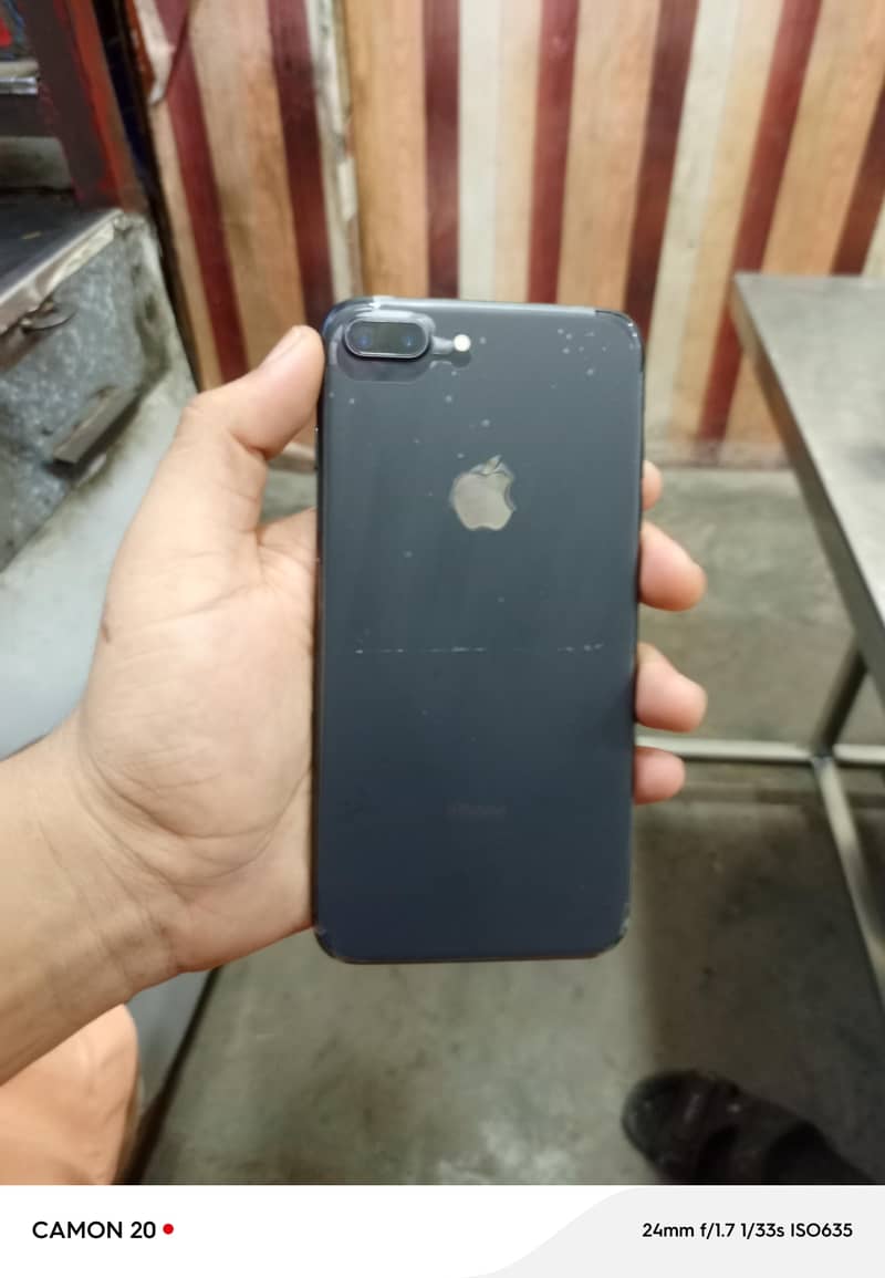 Apple iPhone 8 Plus 0
