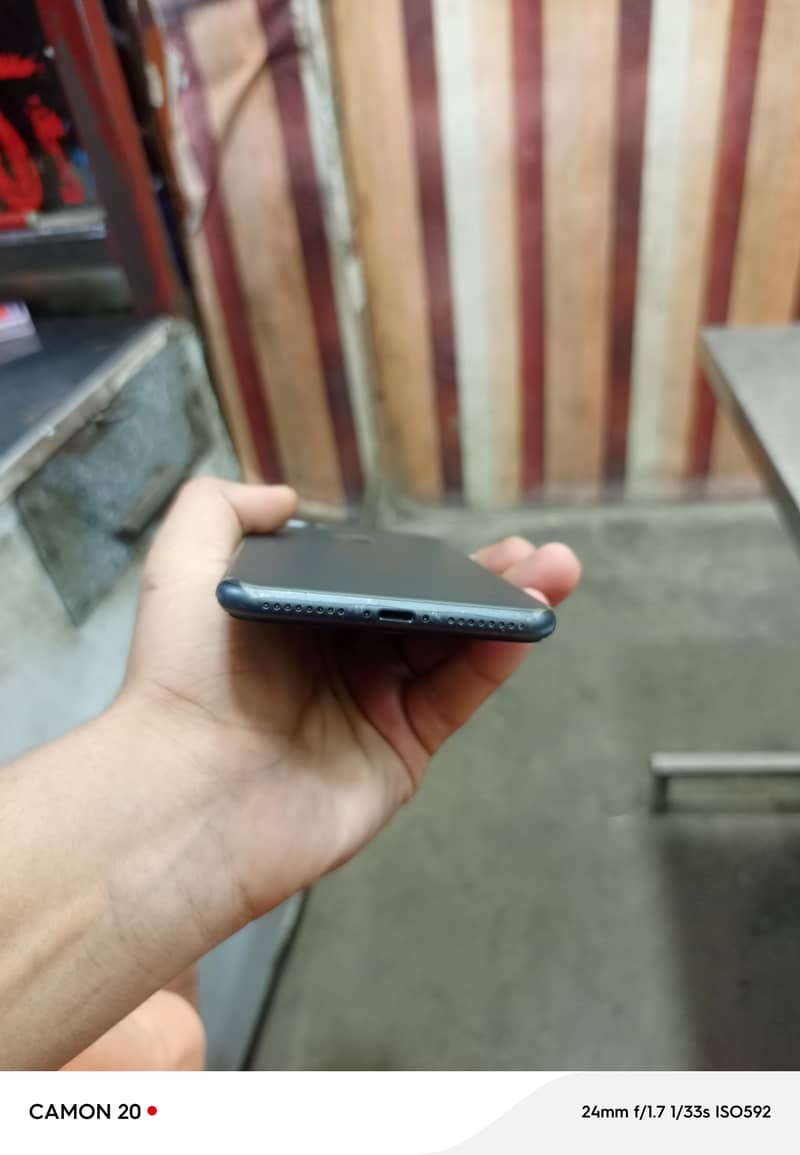 Apple iPhone 8 Plus 2