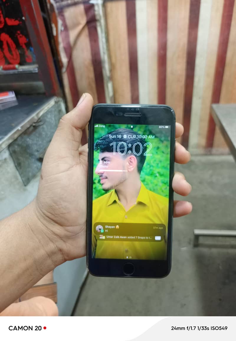 Apple iPhone 8 Plus 3
