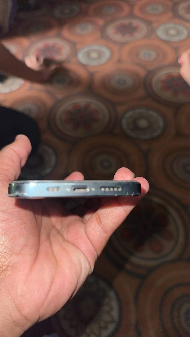 Apple iPhone 12 Pro 2