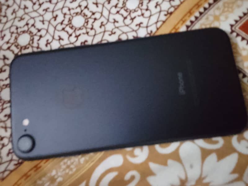 Apple iPhone 7 0