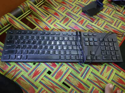 small wired keyboard good condition