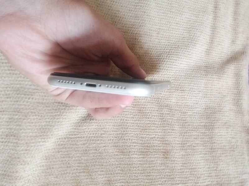 iPhone 11 5