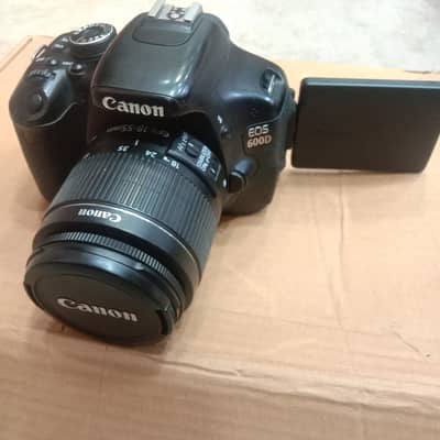 Canon EOS 600D DSLR Camera with 18-55mm manual lens