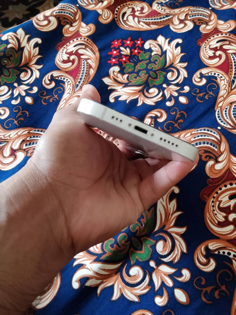 Apple iPhone 12 3