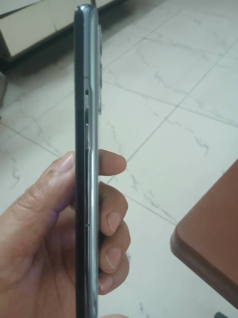 One Plus 9 Pro 5g 3