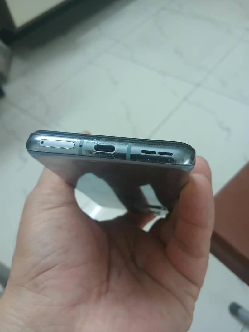 One Plus 9 Pro 5g 4