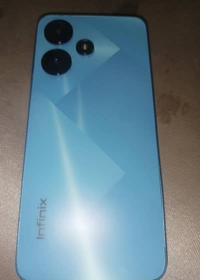 Infinix Hot 30i.  16/128