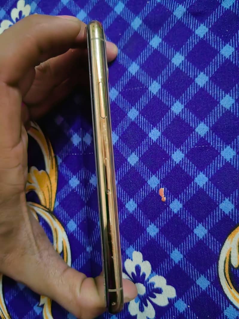 Apple iPhone 11 Pro 2