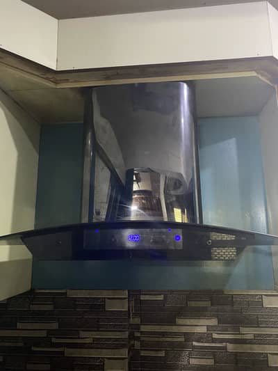 Kitchen Chimney Hood – Stylish & Fully Functional