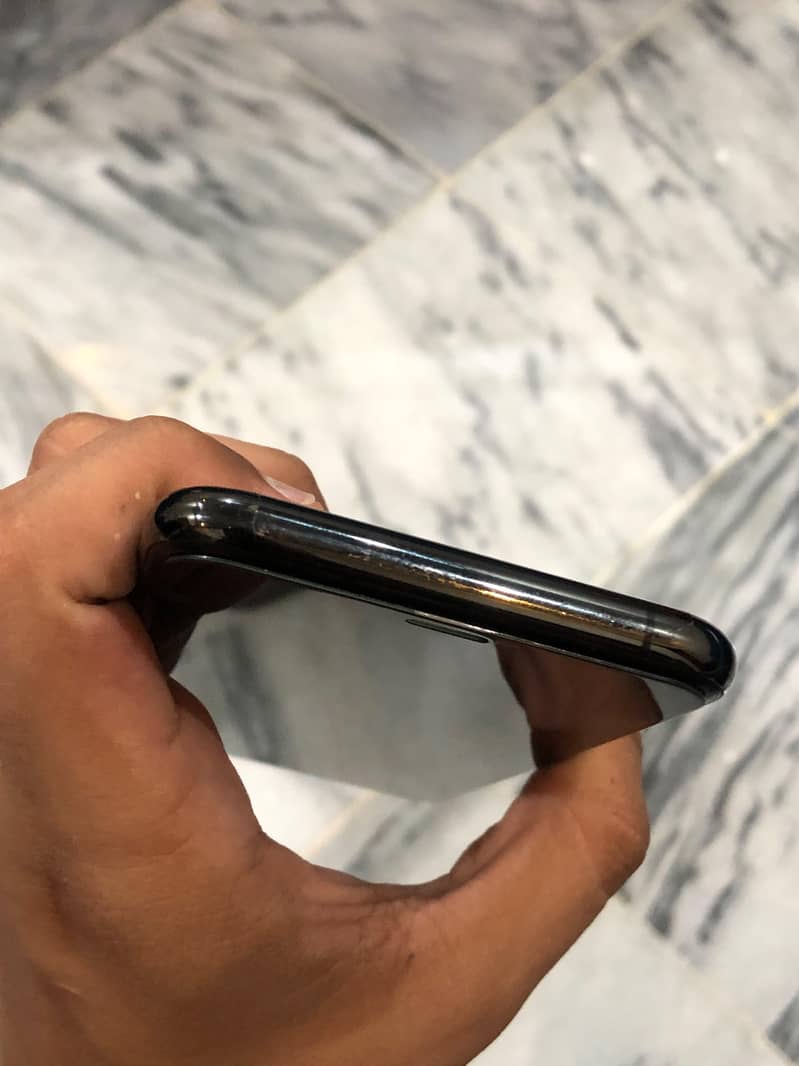 Apple iPhone 11 Pro 3