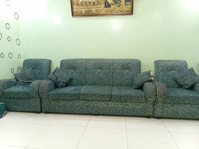 5 Seater sofa set for sale in good condition
