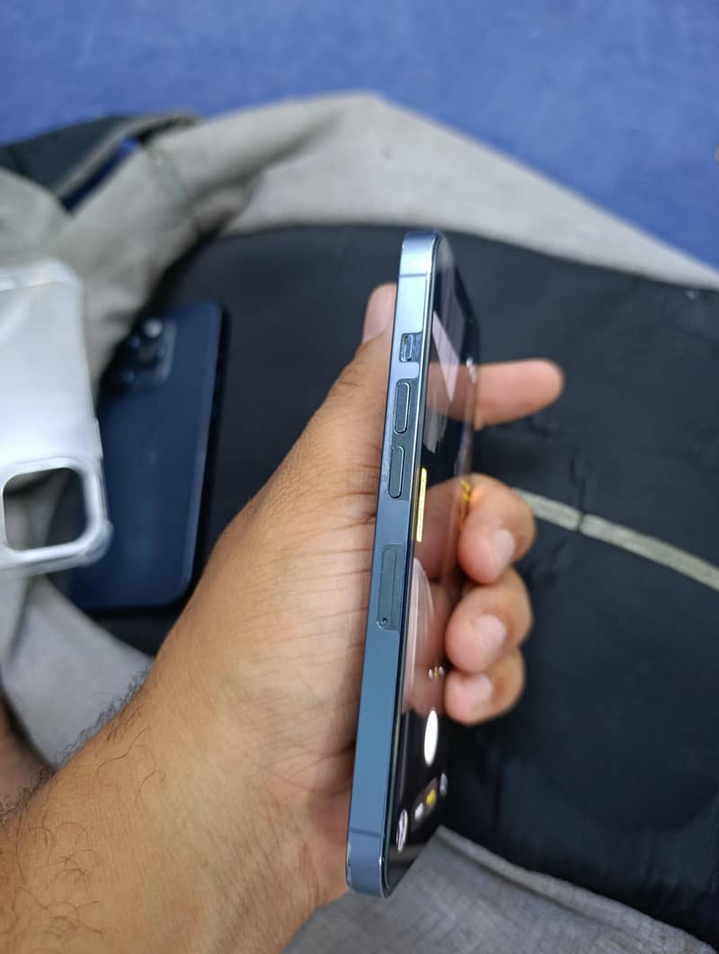 Apple iPhone 13 Pro 1