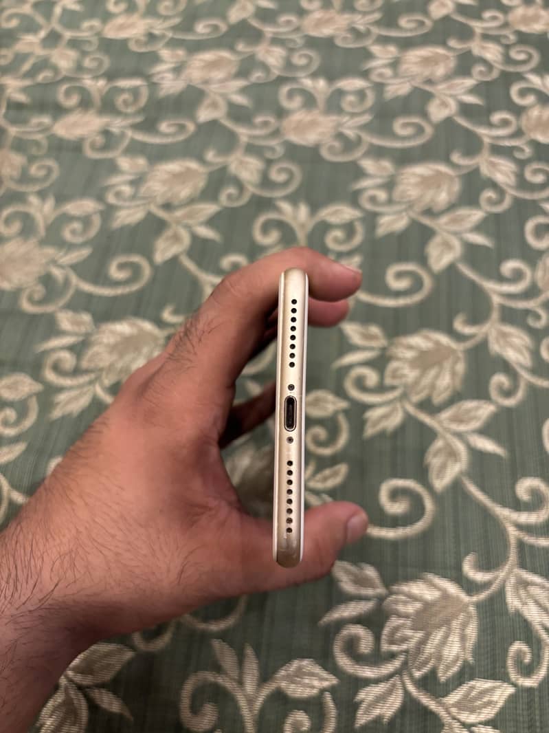 Apple iPhone 7 Plus 3