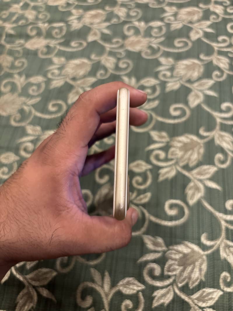 Apple iPhone 7 Plus 4