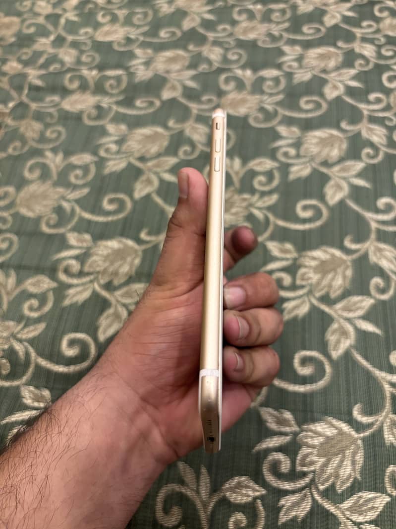 Apple iPhone 7 Plus 5
