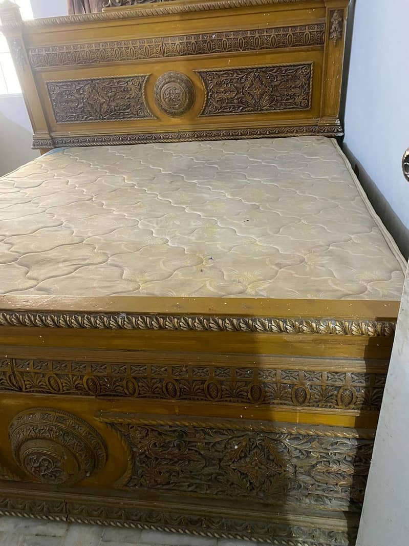 used bed plus dressing table plus 2 side tables 0