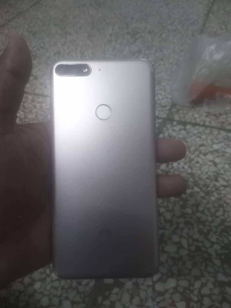 Huawei Y7 1