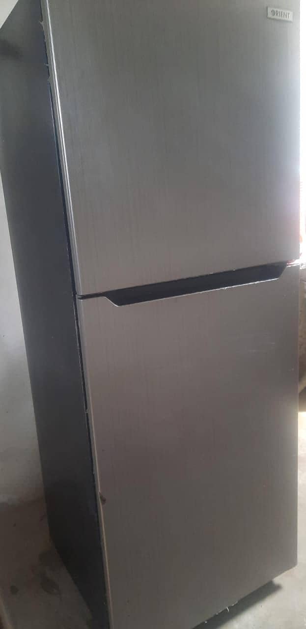medium size fridge 0