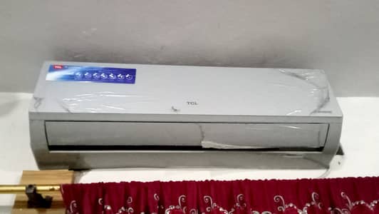TCL 1.5 ton AC inverter Elite series just one month used