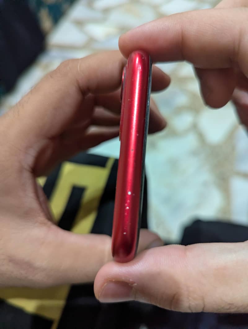 Apple iPhone 11 4