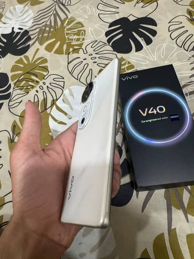 Vivo V40