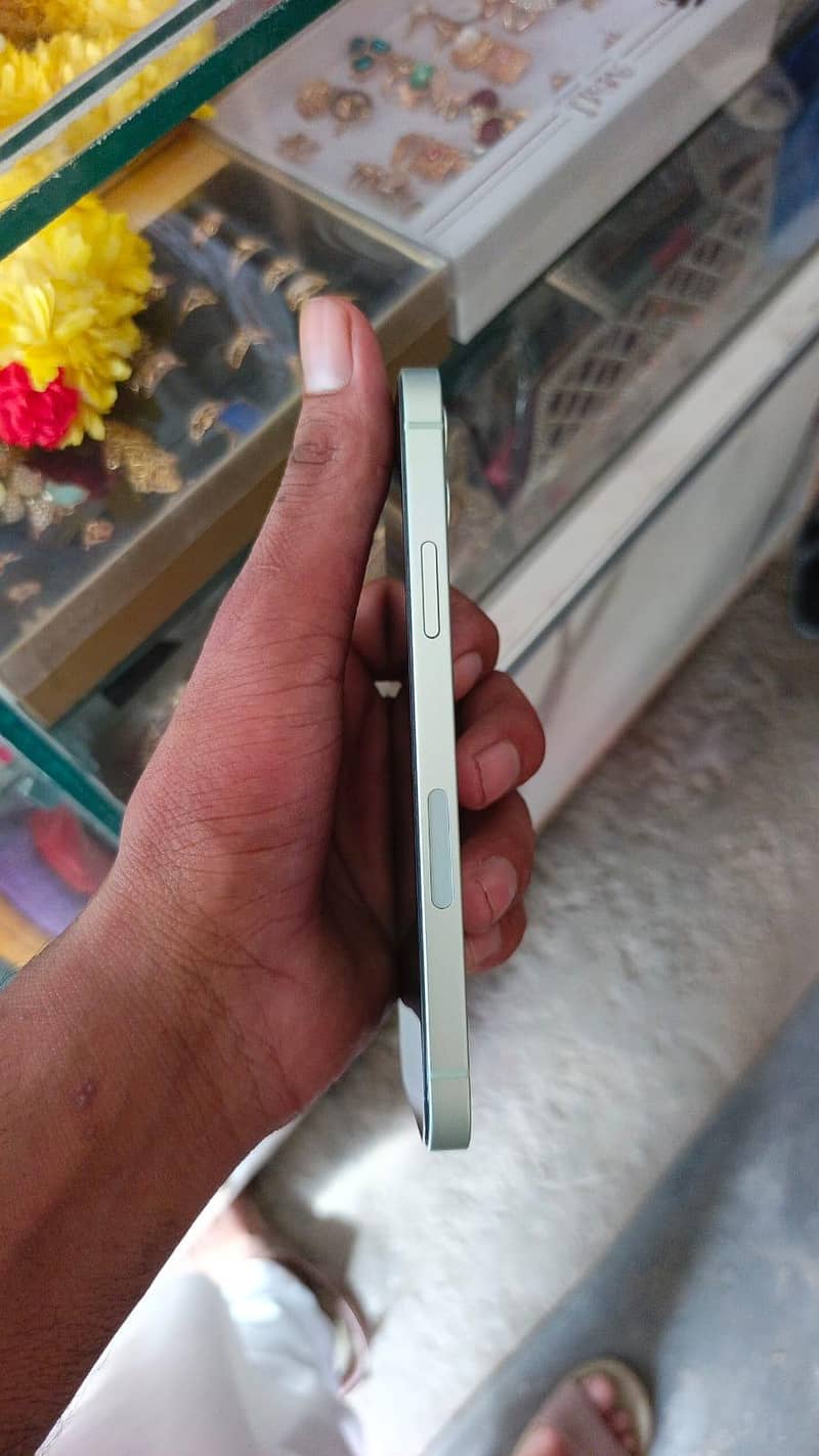 Apple iPhone 12 1