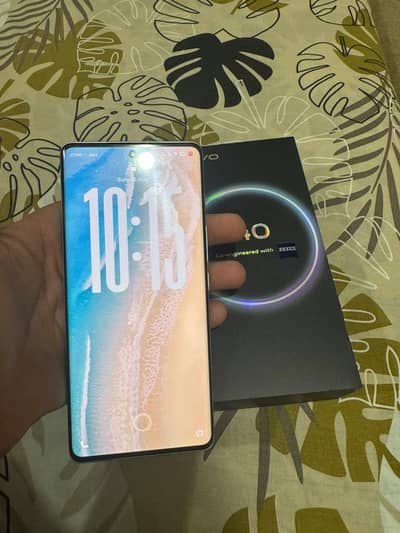 Vivo V40