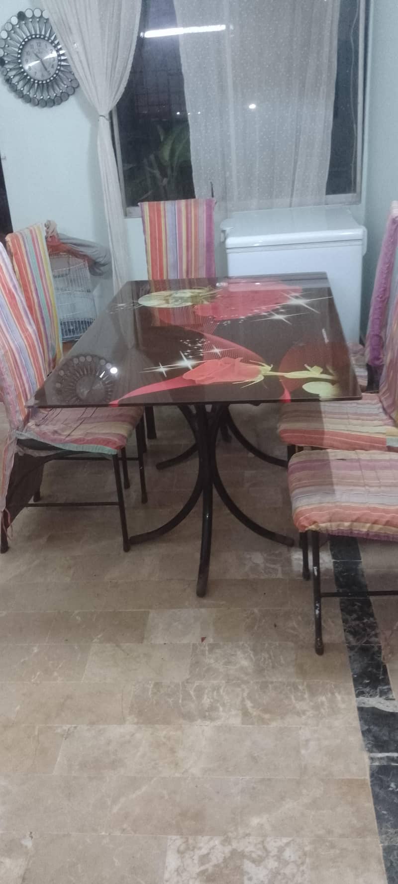 Dining table 0
