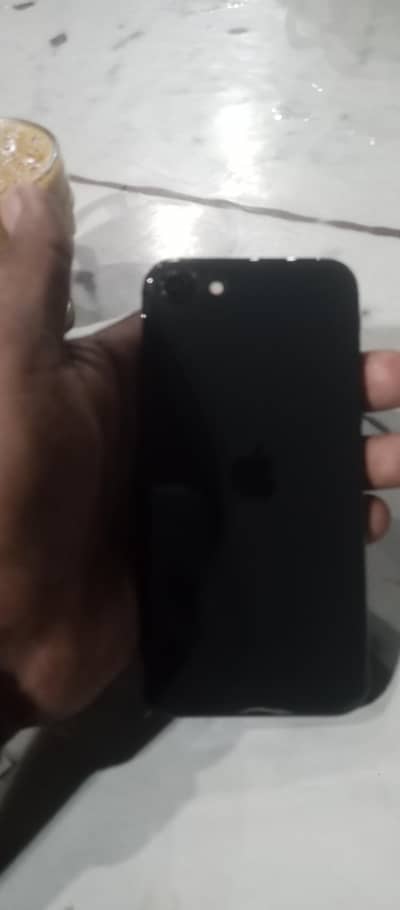 Apple iPhone SE