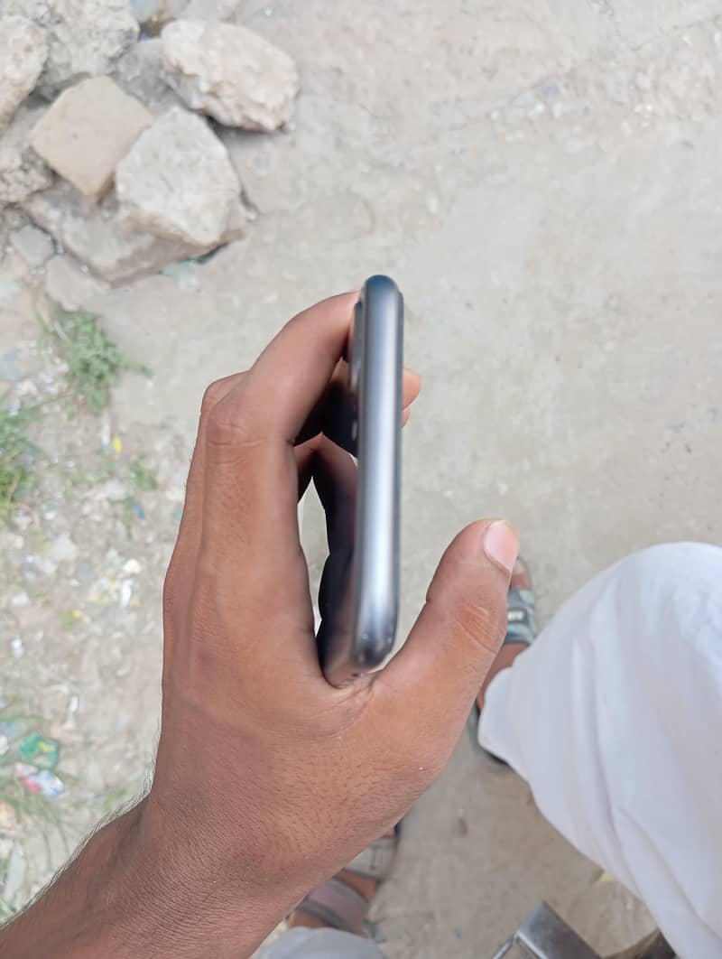 Apple iPhone 8 Plus 4