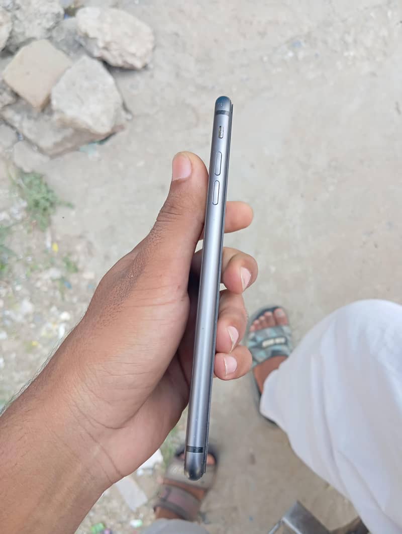 Apple iPhone 8 Plus 5