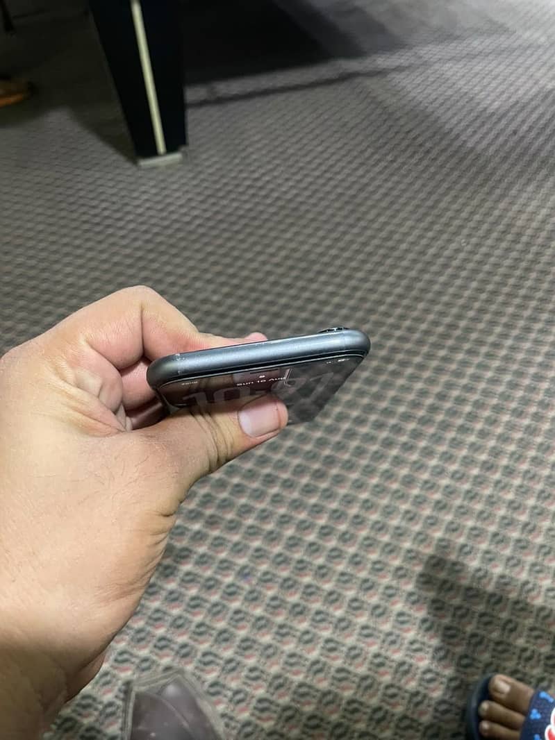 Apple iPhone 11 6