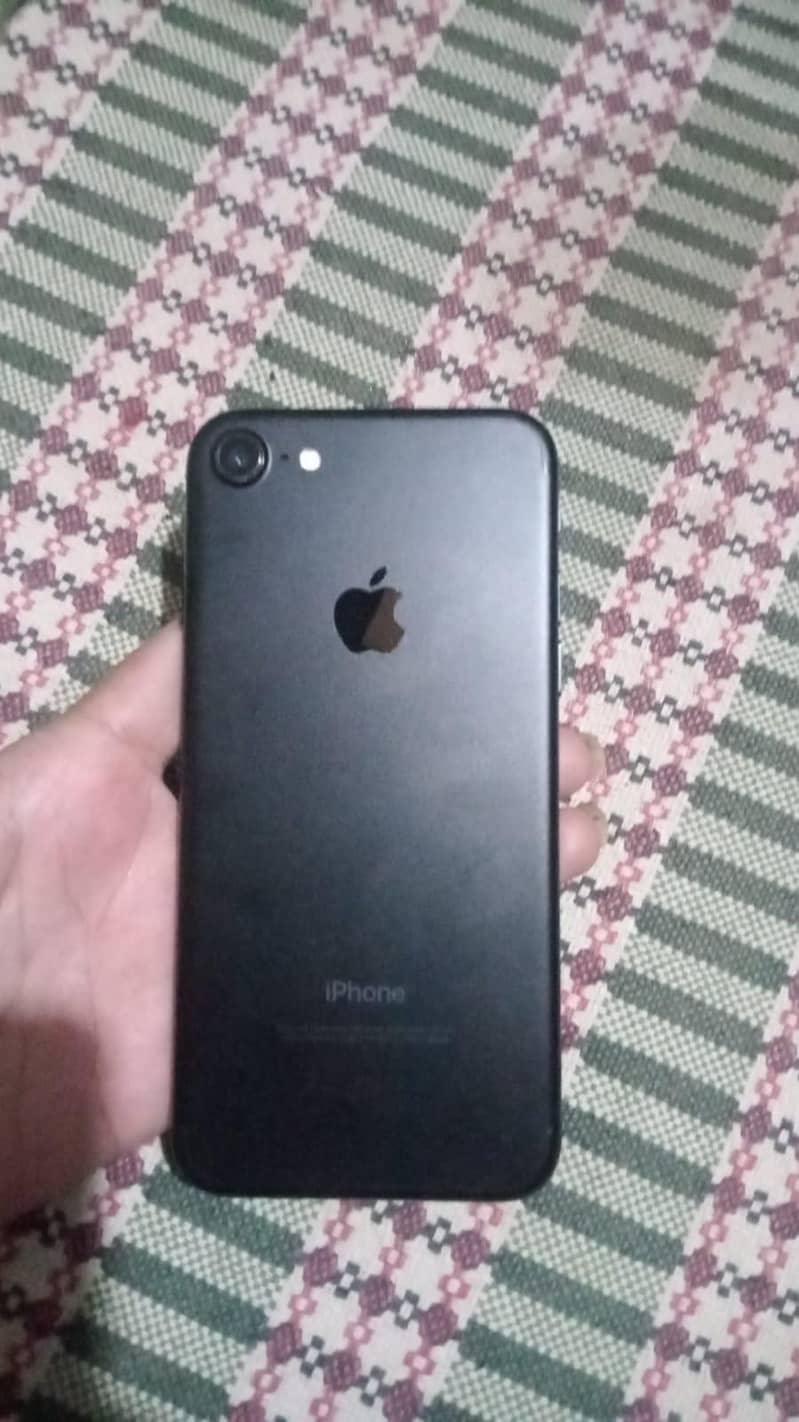 Apple iPhone 7 1