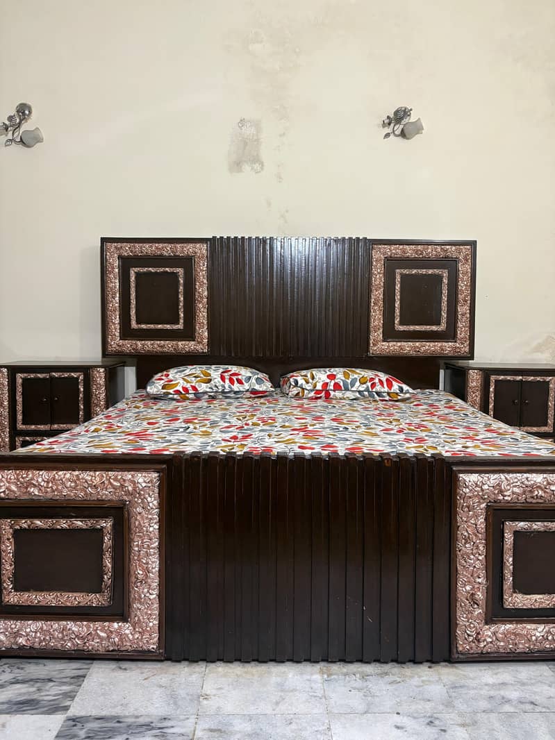 king size bed with dressing table 8