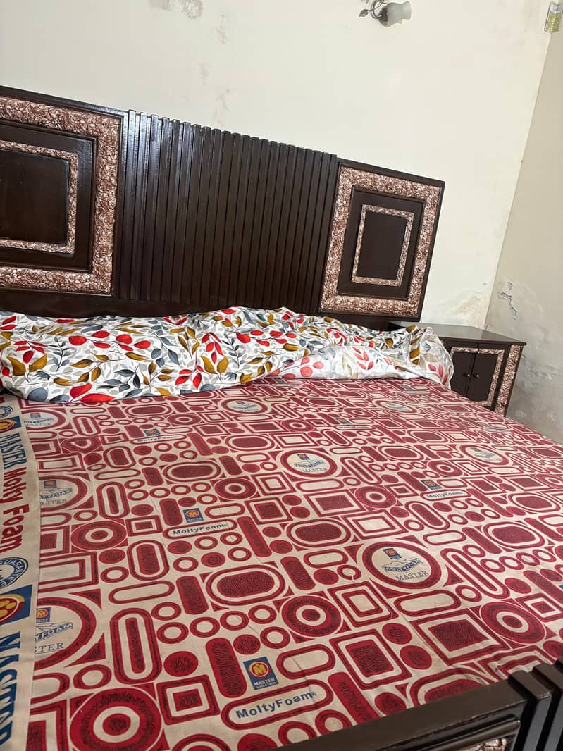 king size bed with dressing table 9