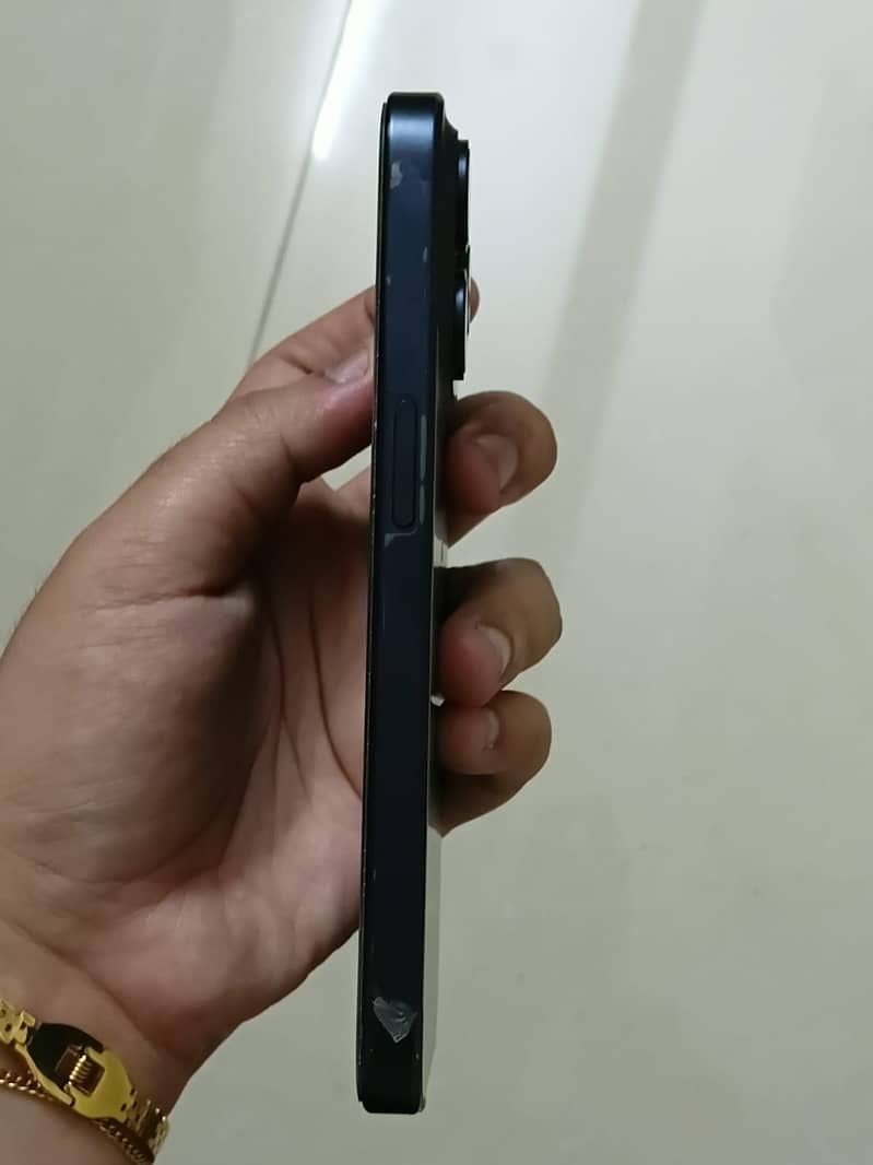 Apple iPhone 15 Pro 3