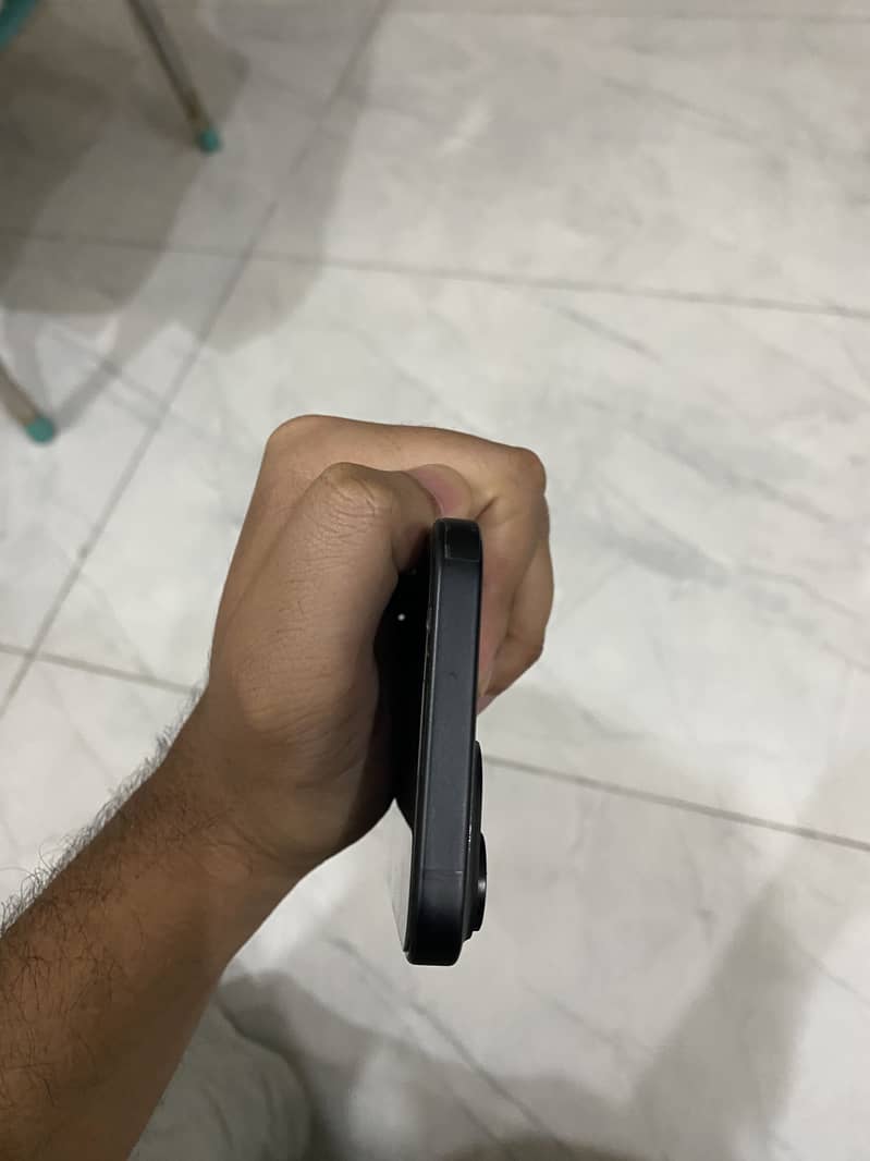 Apple iPhone 15 3