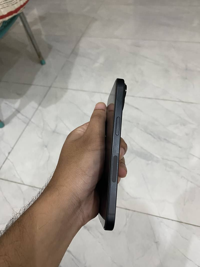 Apple iPhone 15 6