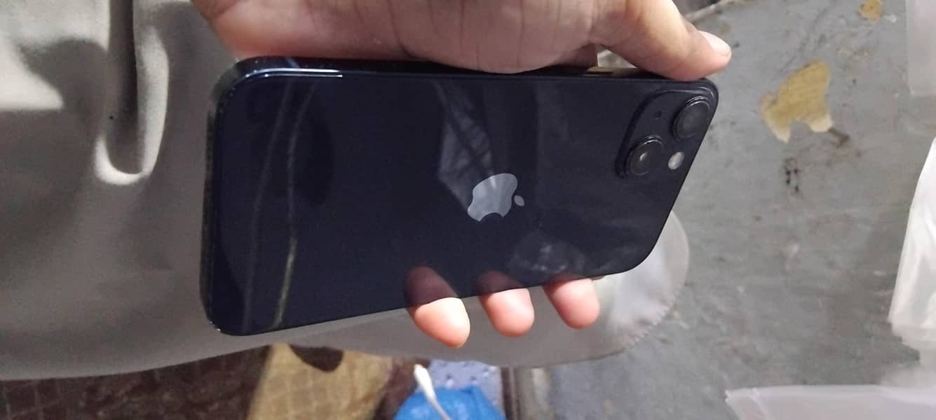 Apple iPhone 13 2