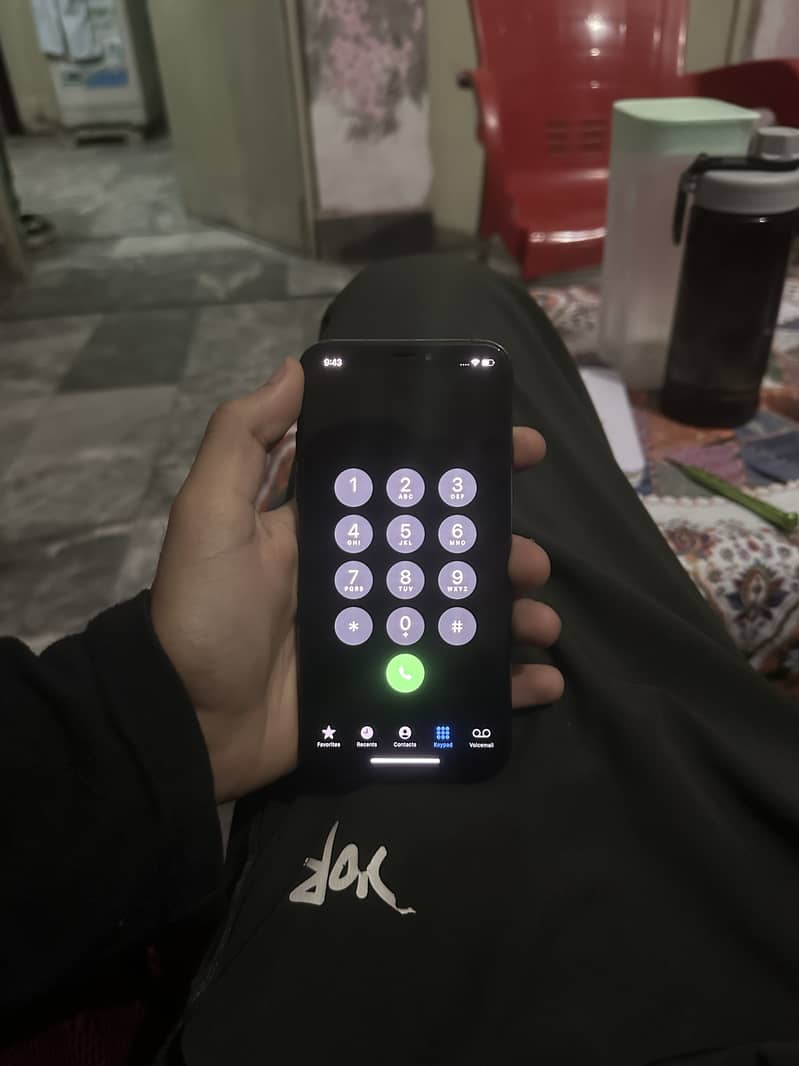 iPhone XS (sim working) 1