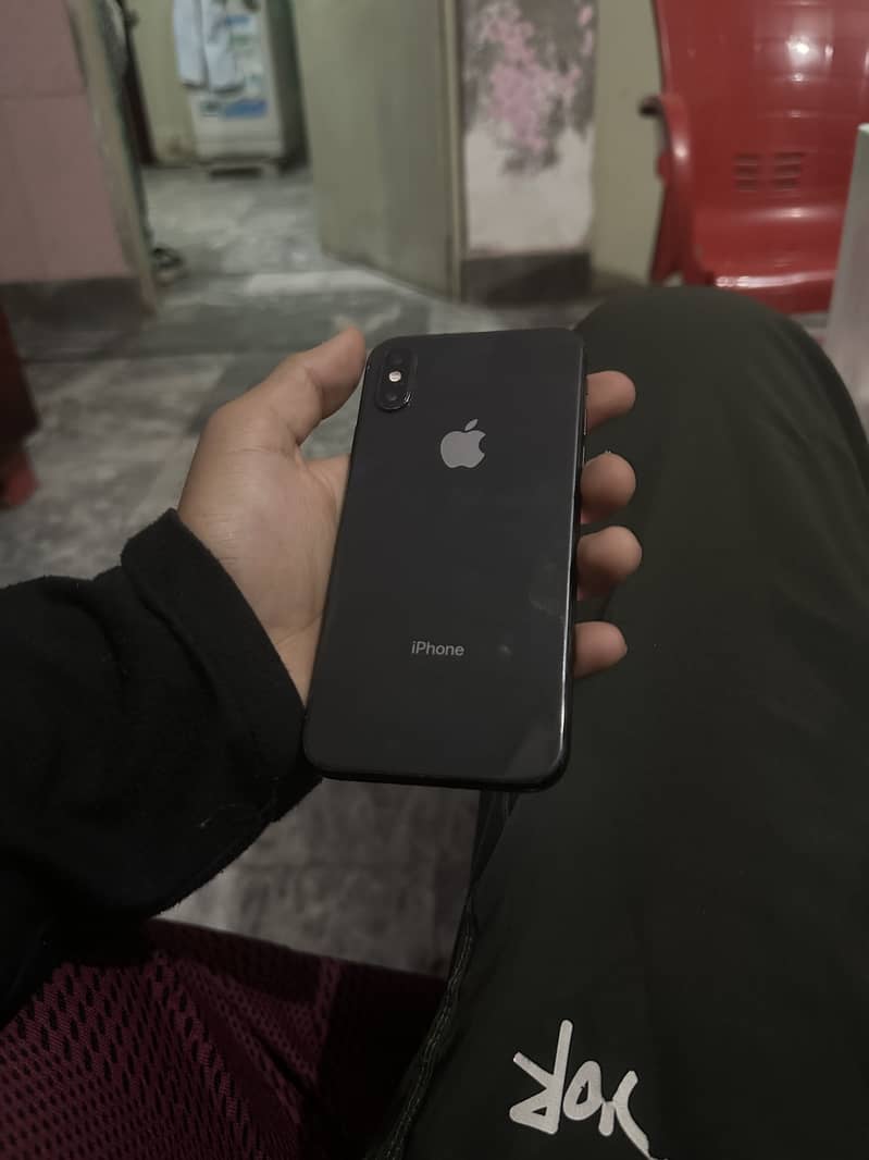 iPhone XS (sim working) 3