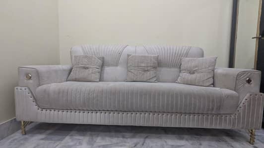 seven seater v good condition demand 85000 slightly negotiable p