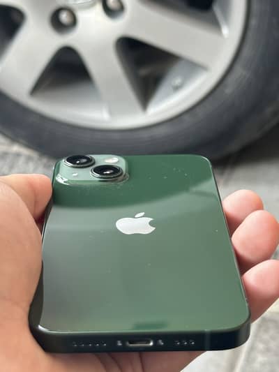 Apple iPhone 13