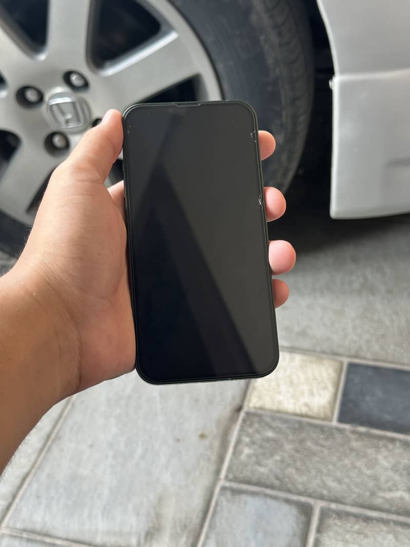Apple iPhone 13 2
