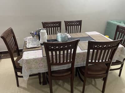 Glass top dinning table - Good Condition
