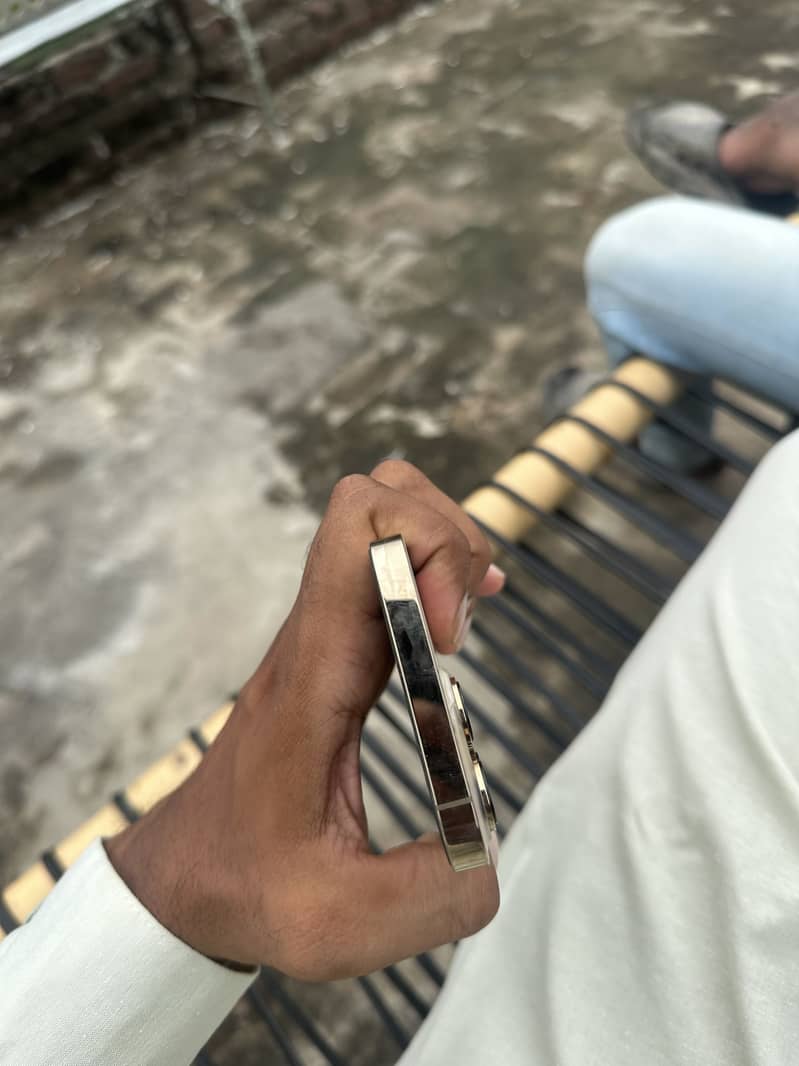 Apple iPhone 13 Pro 5