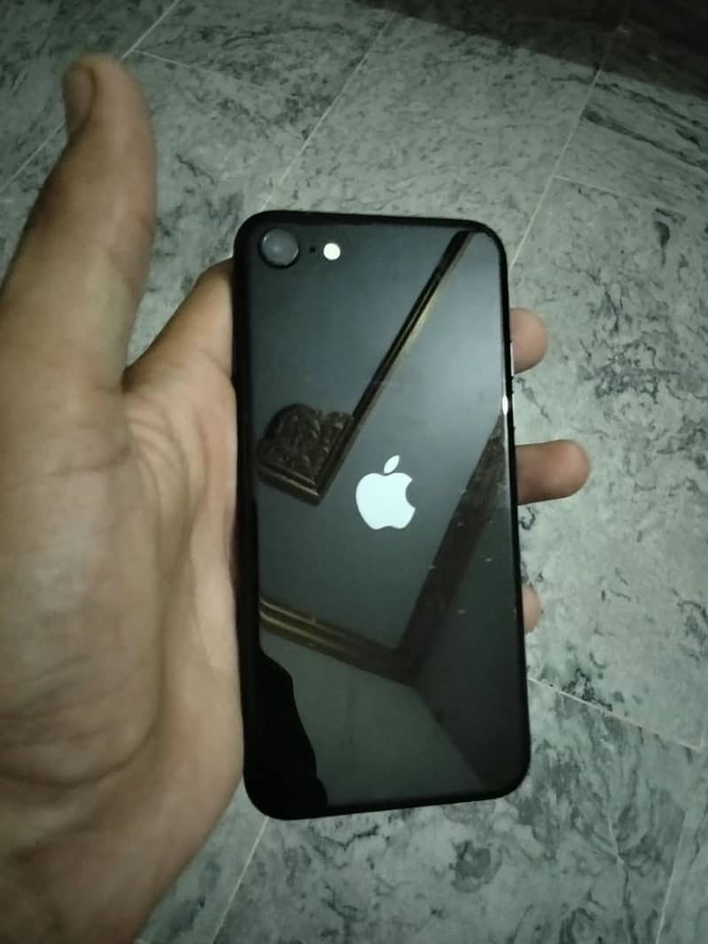 Apple iPhone SE 3