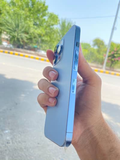 iPhone 13 Pro dual physical Saim