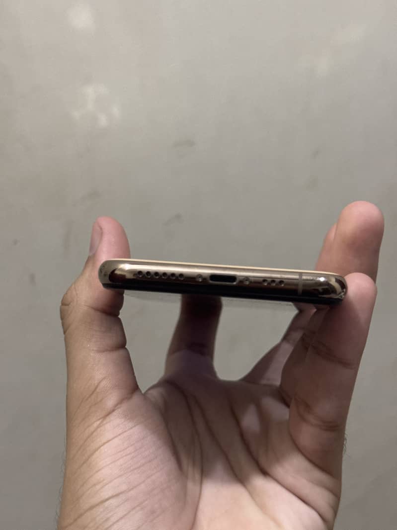 Apple iPhone 11 Pro 2